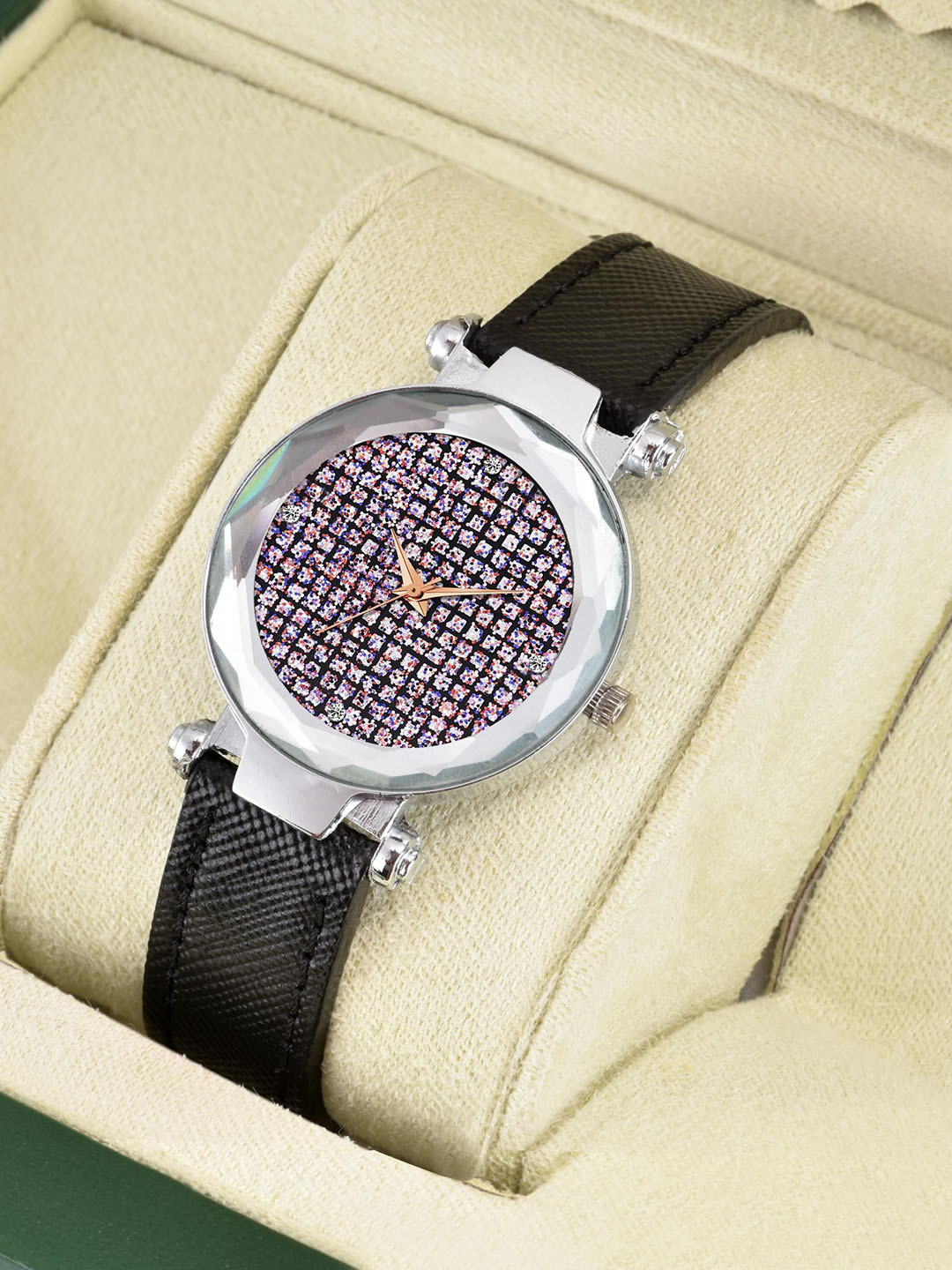 Gopal Shopcart Unisex Dial & Textured Straps Analogue Watch Full Daimouns Black