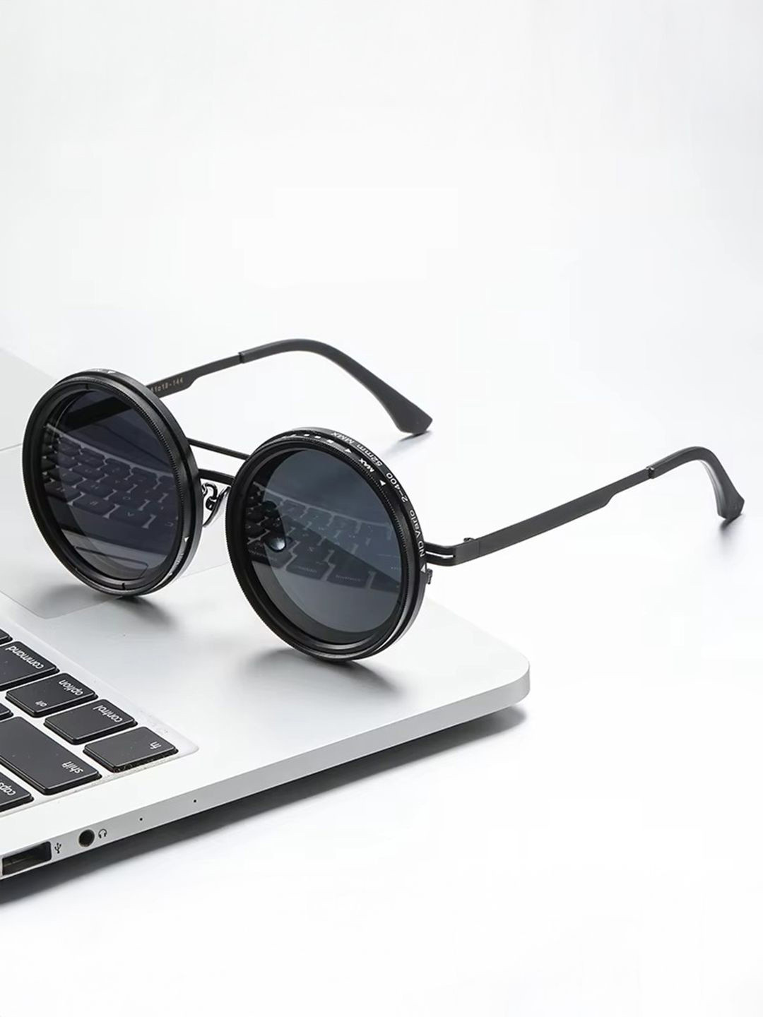 HASHTAG EYEWEAR Unisex Grey Lens & Black Round Sunglasses with