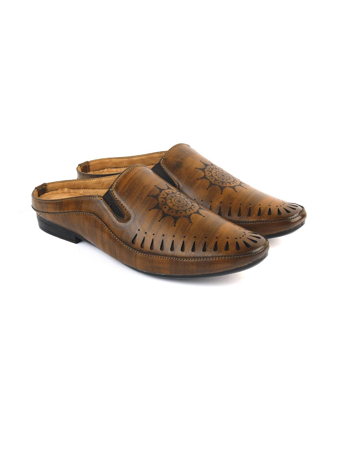 G L Trend Men Brown Textured Mule Loafer