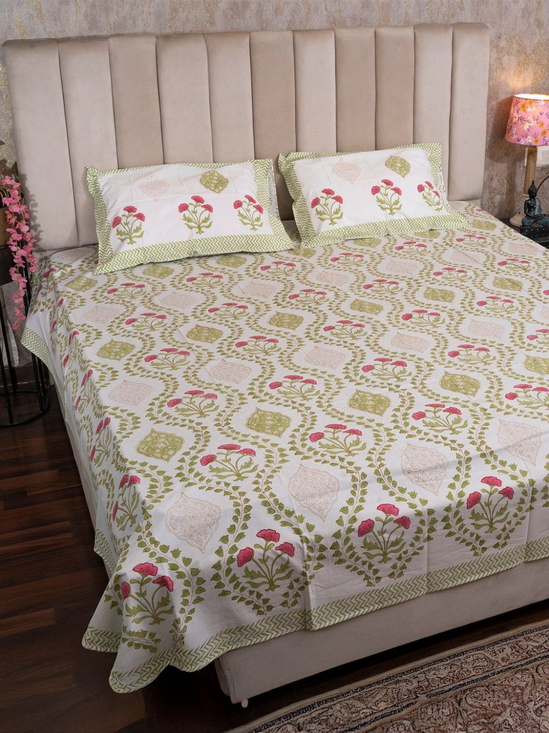 Hawamahal Sawai Bagh White & Green Printed Cotton 350 TC King Bedsheet Set 2.25 m x 2.75 m