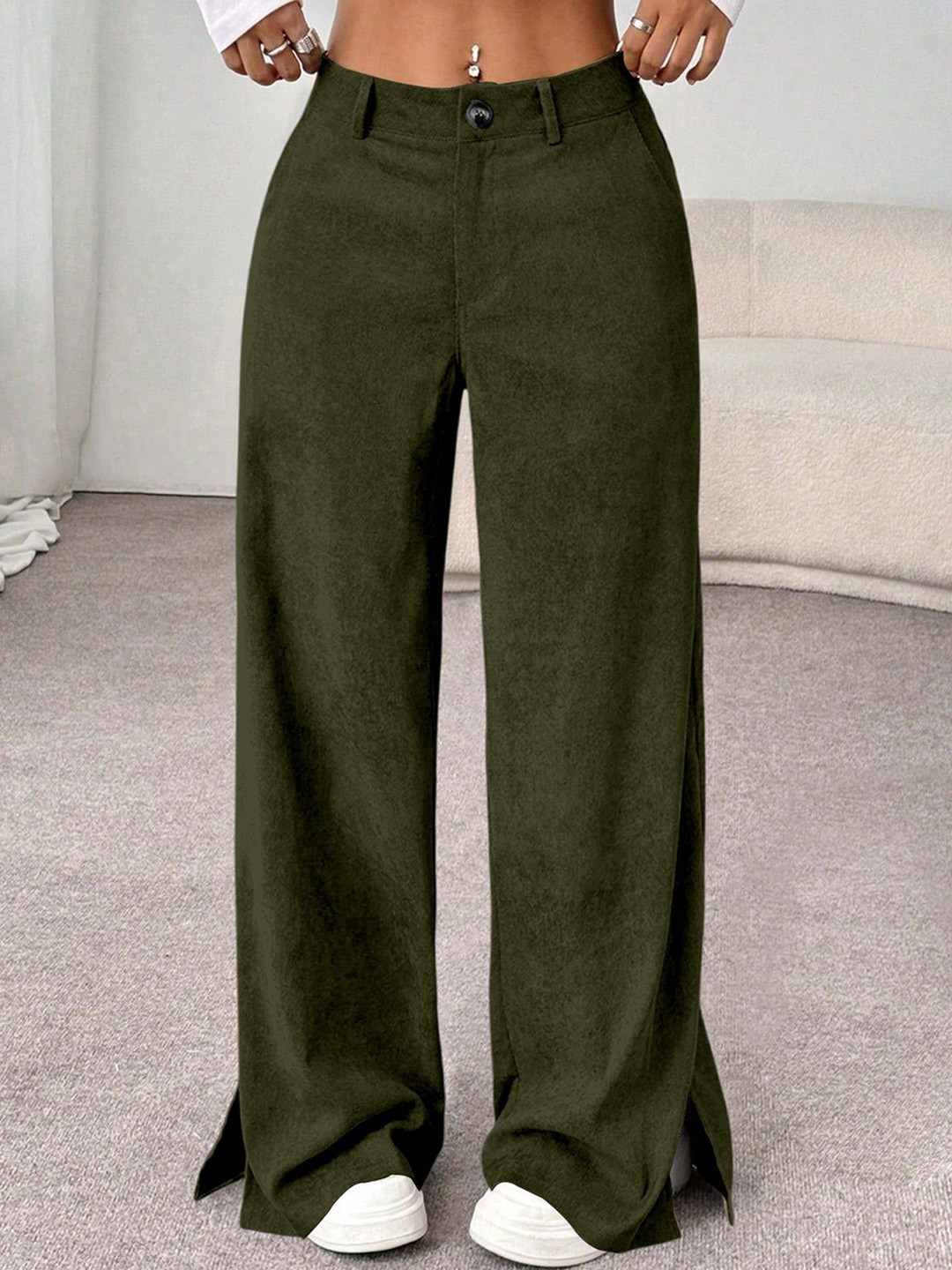 RAJOVATI Women Mid-Rise Loose Fit Parallel Trouser
