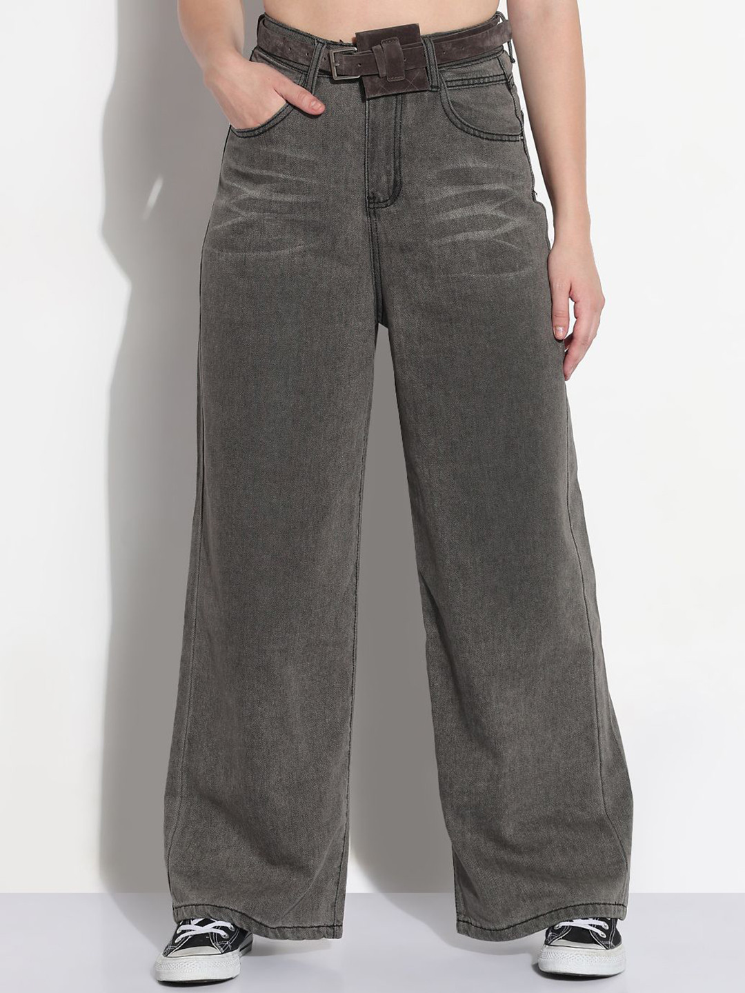 SHOWOFF Women High-Rise Baggy Jeans with Belt