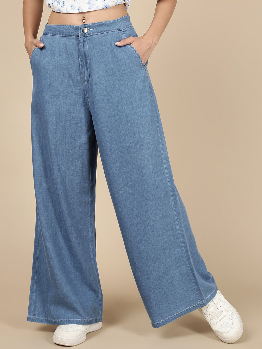 De Moza Women Flared Mid-Rise Wide LegTrousers