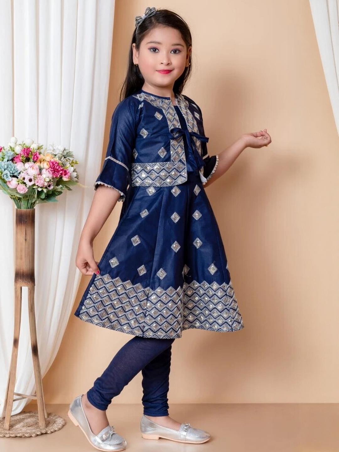 NFashion Girls Self Design Clothing Set