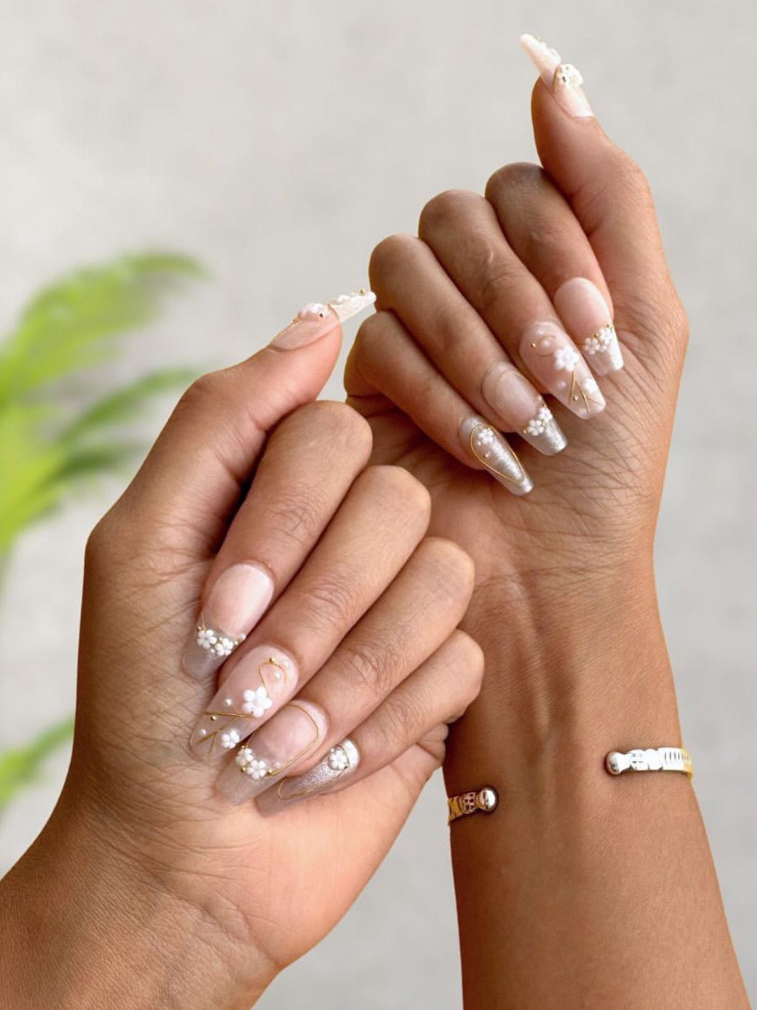 GLOW CUPID Set Of 10 Glossy Finish Reusable Press On Nails - Golden-Garden