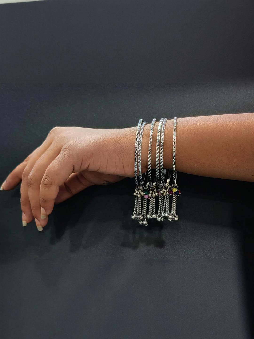 gurjari jewellers Women Silver Oxidised Bangles With Gungru