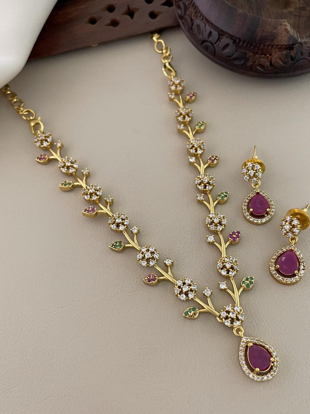 FIRST TOUCH Women Floral Jewellery Set