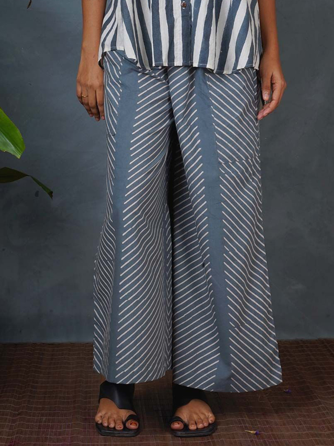 Chidiyaa Women Beneath The Monsson Smart Sky BMS Moon Over Lake Grey Block Printed Pants