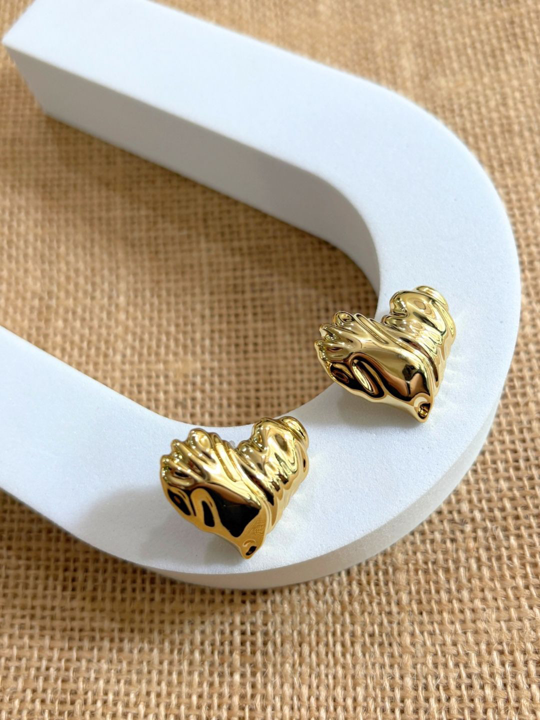SALVE Textured Heart Shaped Studs