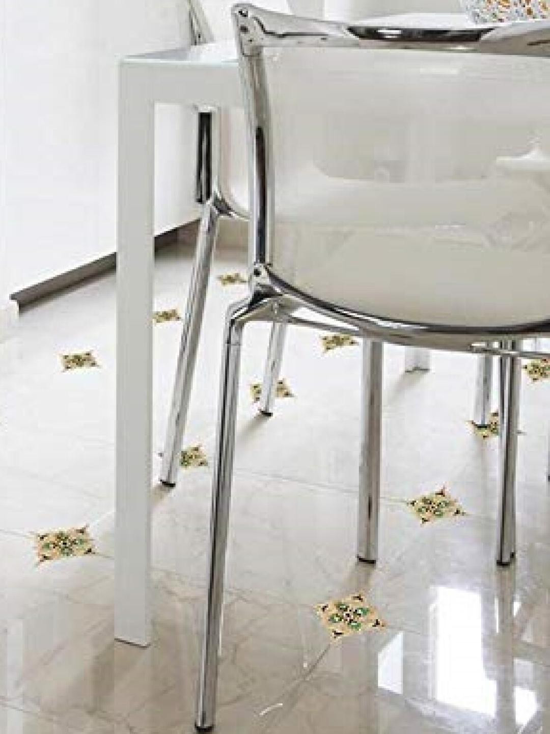 INDIAN ROYALS Pack Of 15 Creem & Red Paper Wall Sticker (30 x 45 CM)