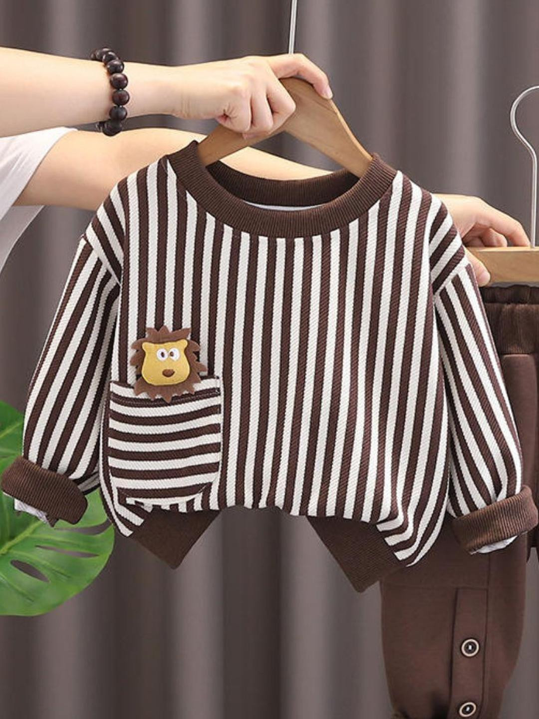 Nihvi Boys Striped With Lion Applique Detail Sweatshirt & Joggers Set