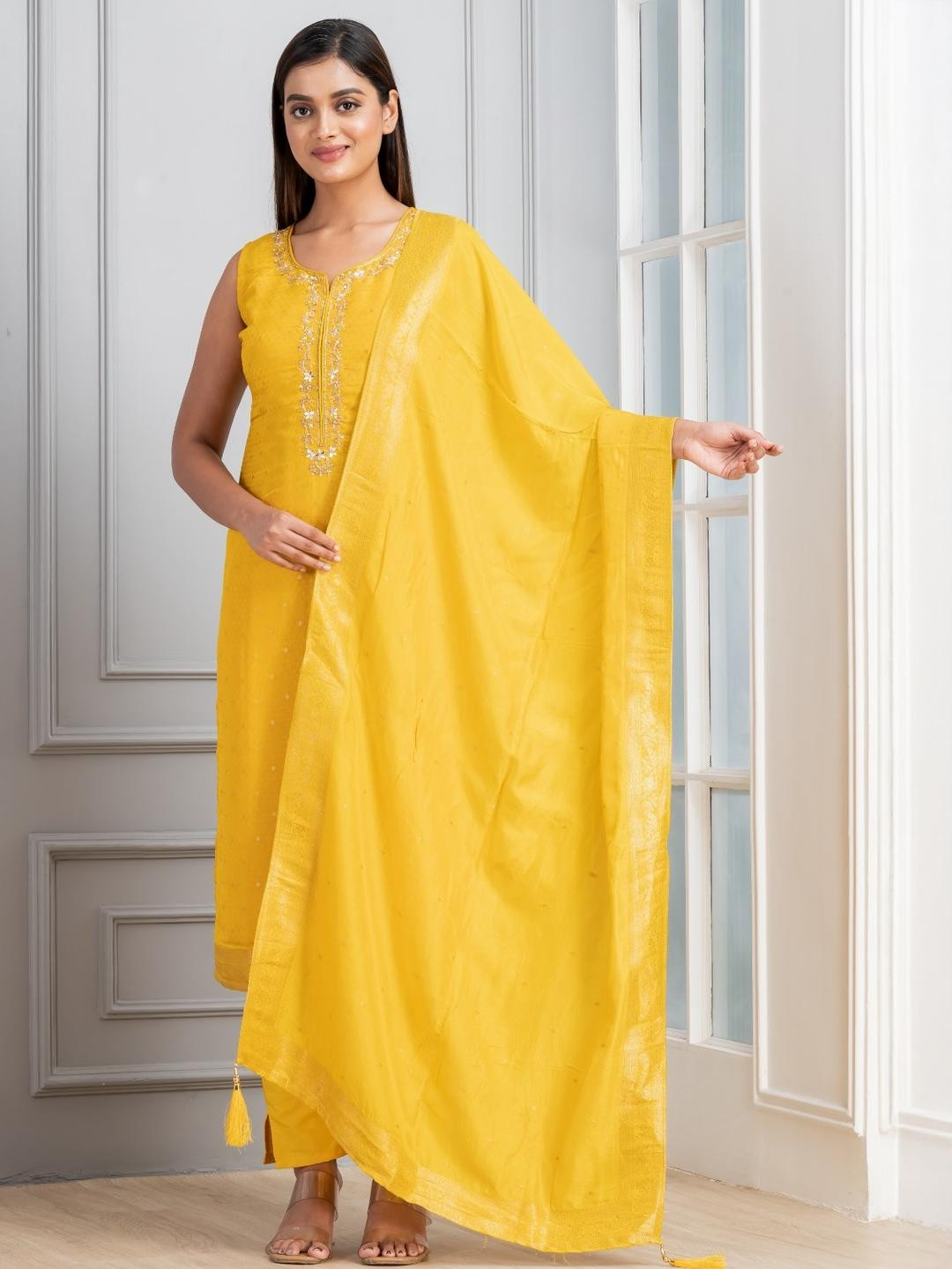 Women Yellow Silk Blend Kurta Sets