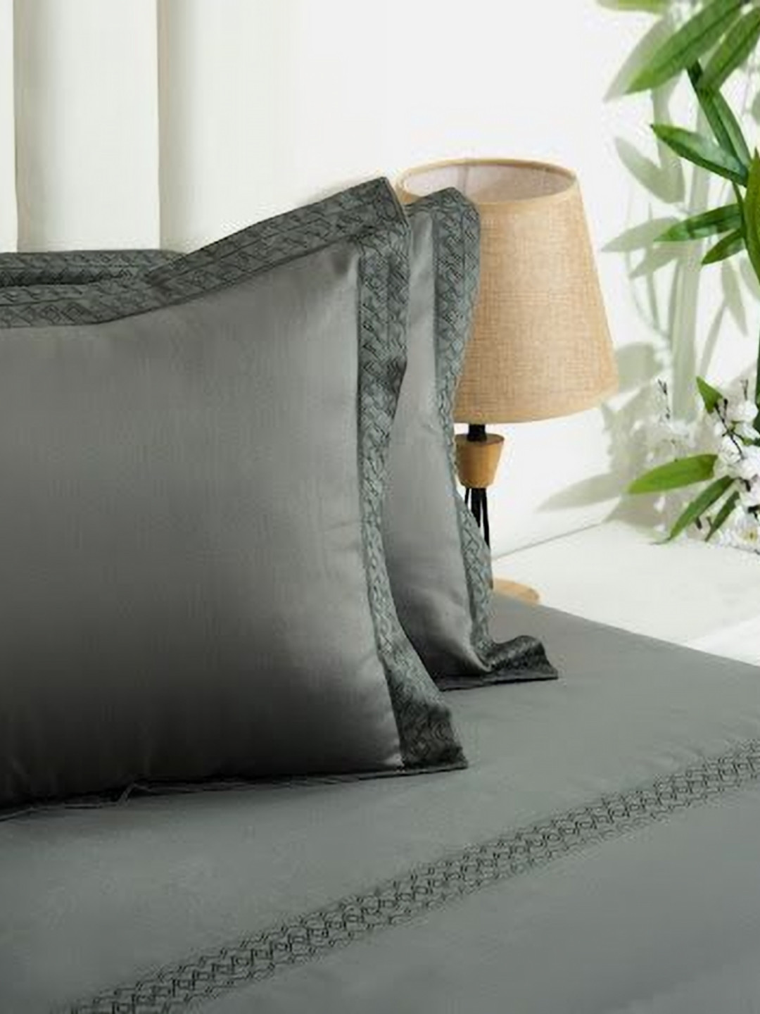 Triani Charcoal Geometric 600 TC Cotton Bedsheet Set 2.74 m X 2.74 m