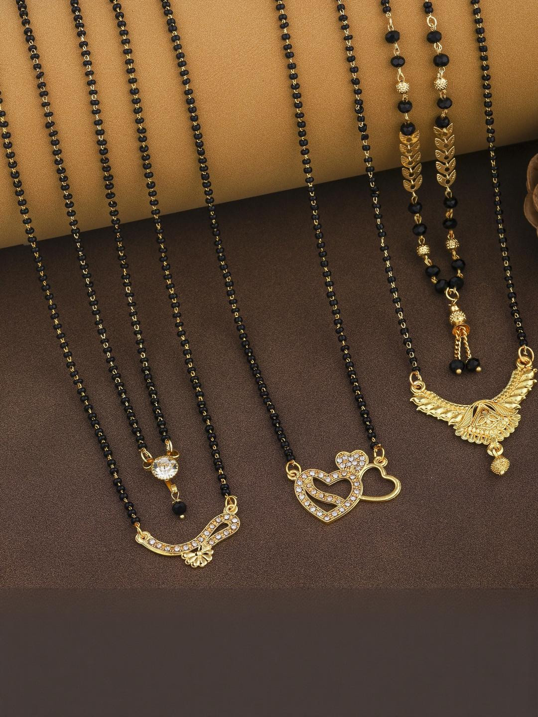 DIVASTRI Women Pack Of 5 Gold-Plated With Black Artificial Beads Mangalsutra