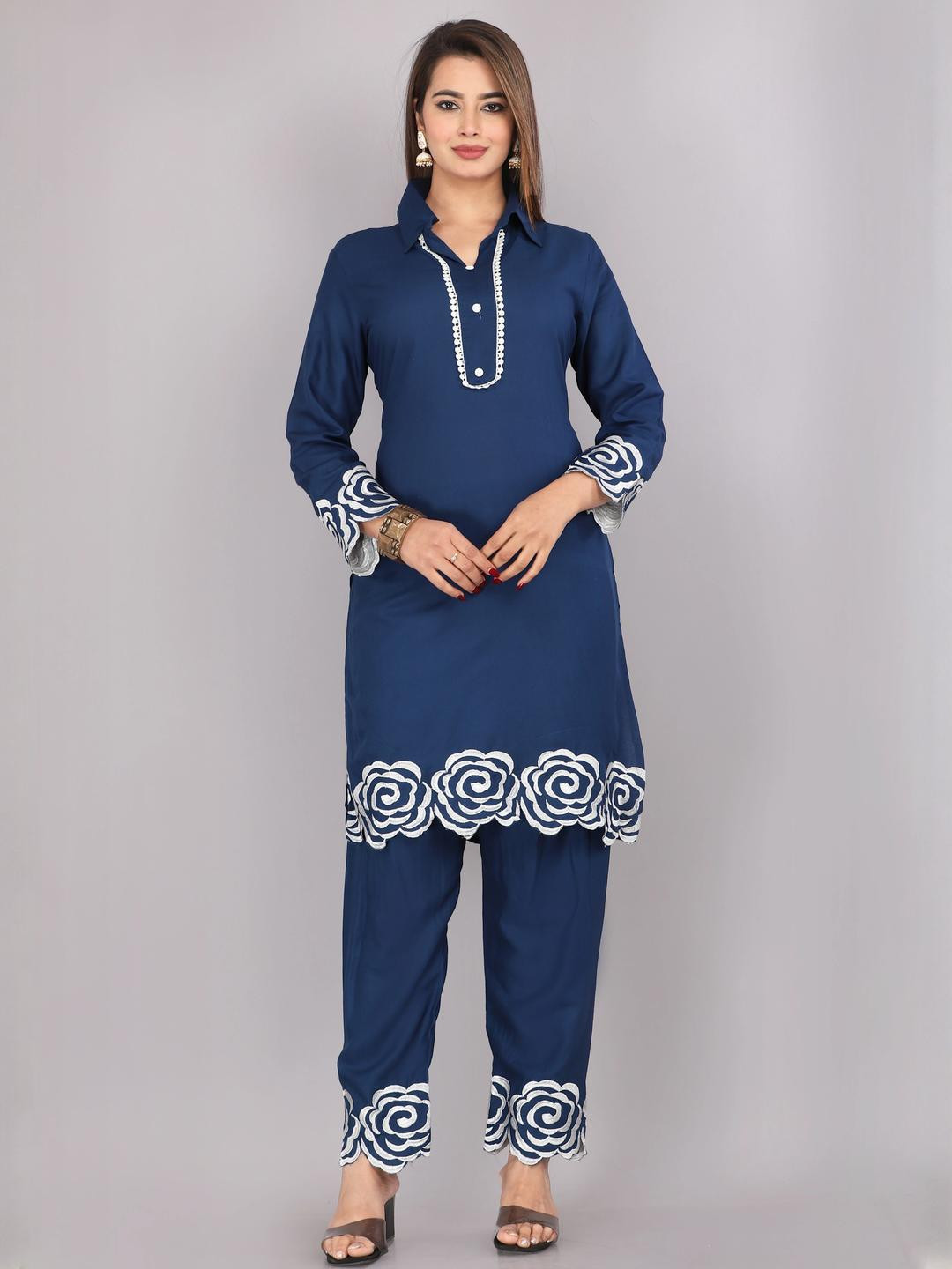 AARODHIYA Women Floral Printed Kurta