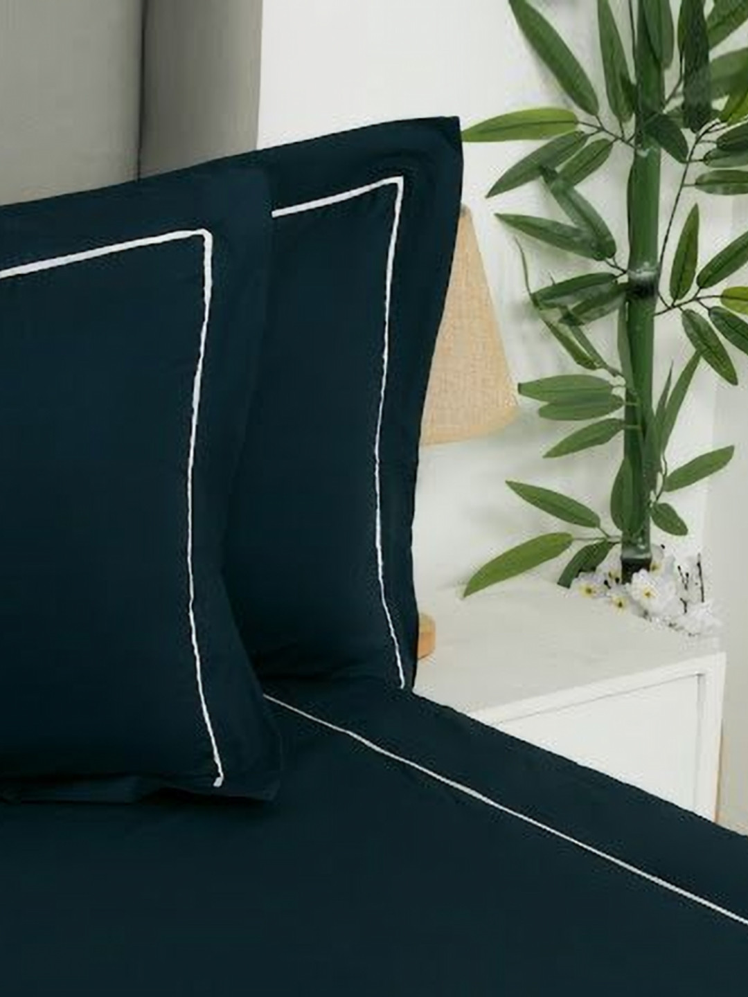 Triani Blue & White Pure Cotton 400 TC King Bedsheet Set 2.74 m x 2.74 m