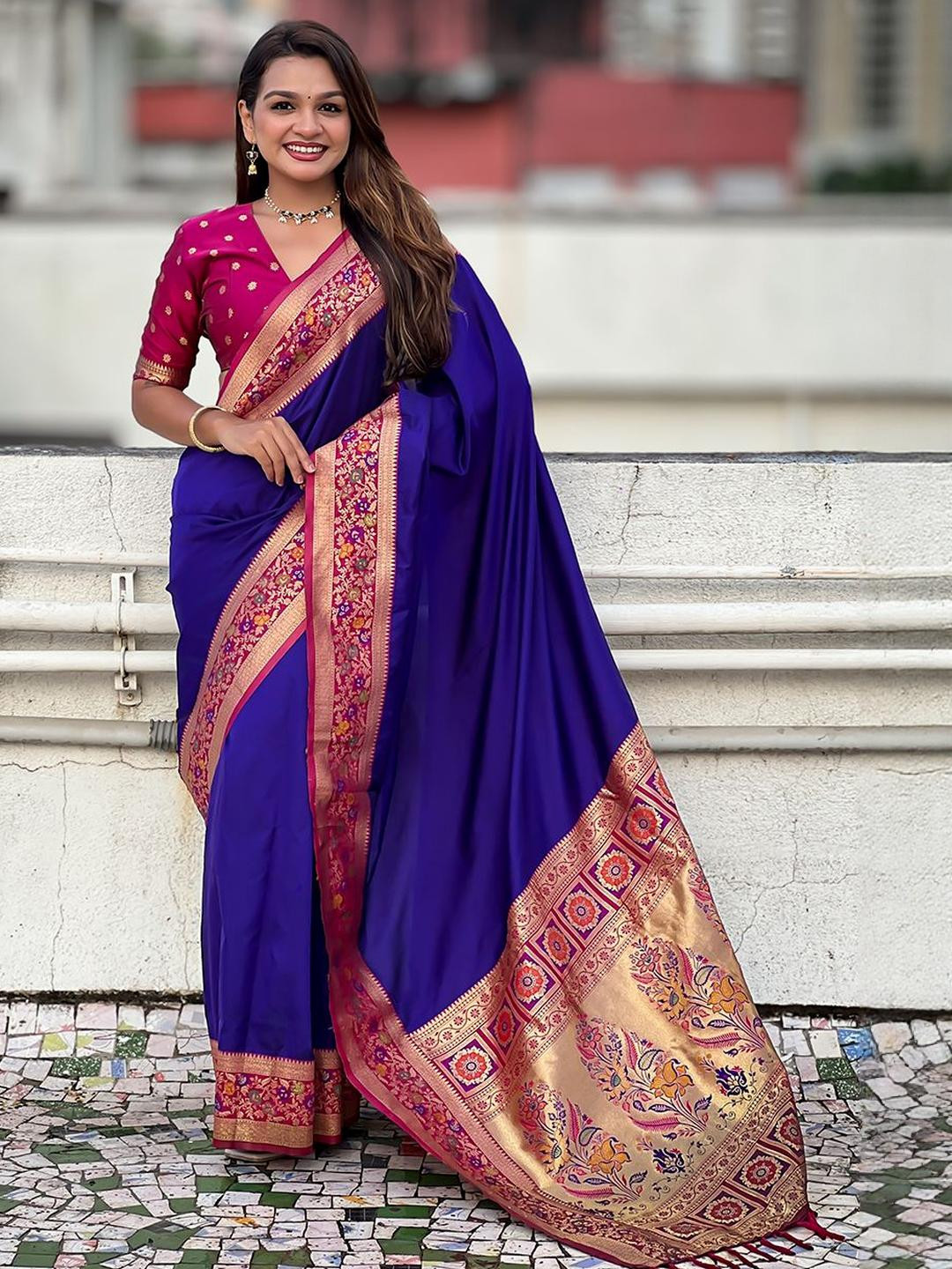 ELITE WEAVES Woven Design Border Paithani Saree