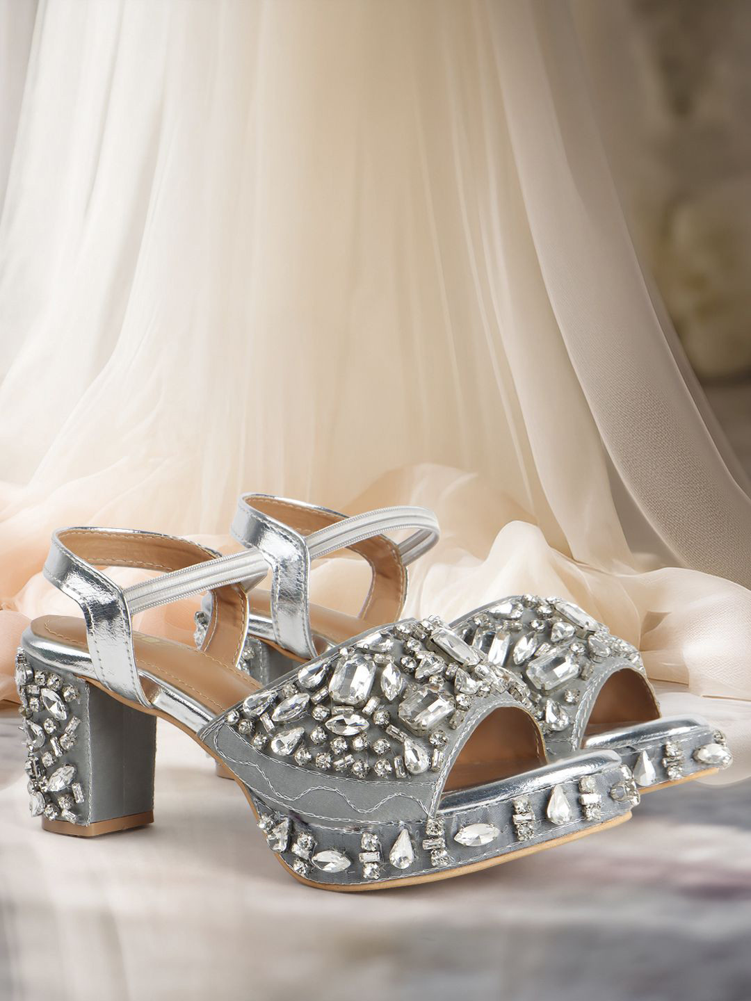 VENDOZ Women Embellished Party Block Heel Sandals