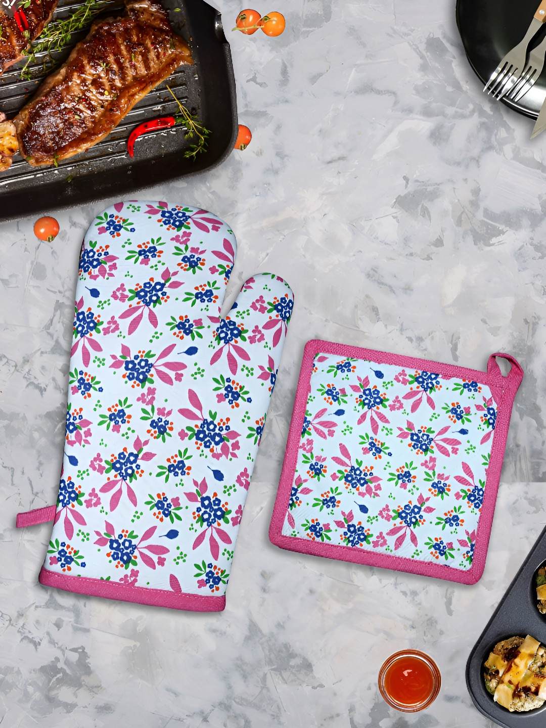 HOME COLORS.IN Blue & Pink Printed Oven Glove & Pot Holder