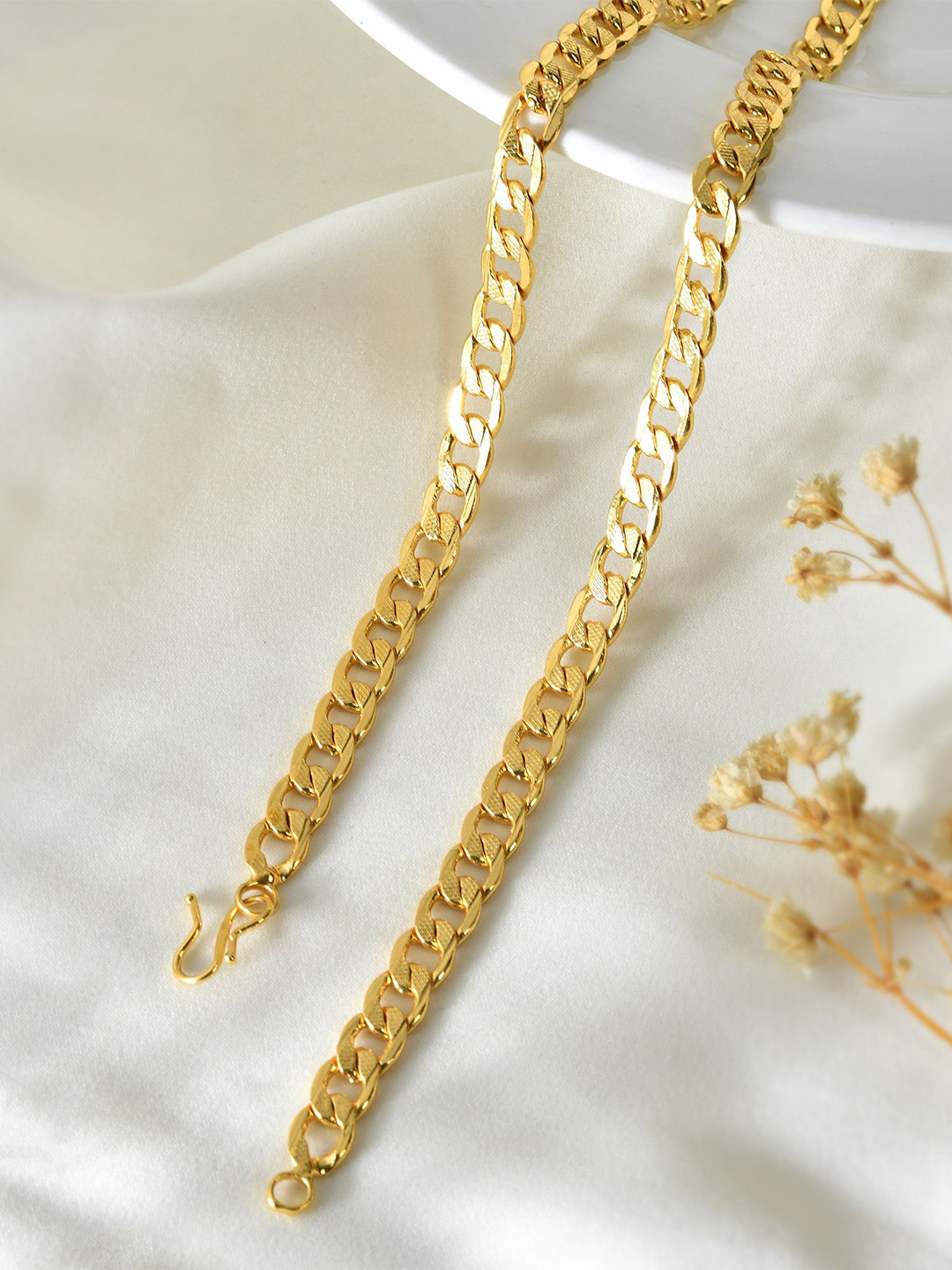 PYR FASHION Unisex Gold-Plated Classic Minimal Curb Link Chain