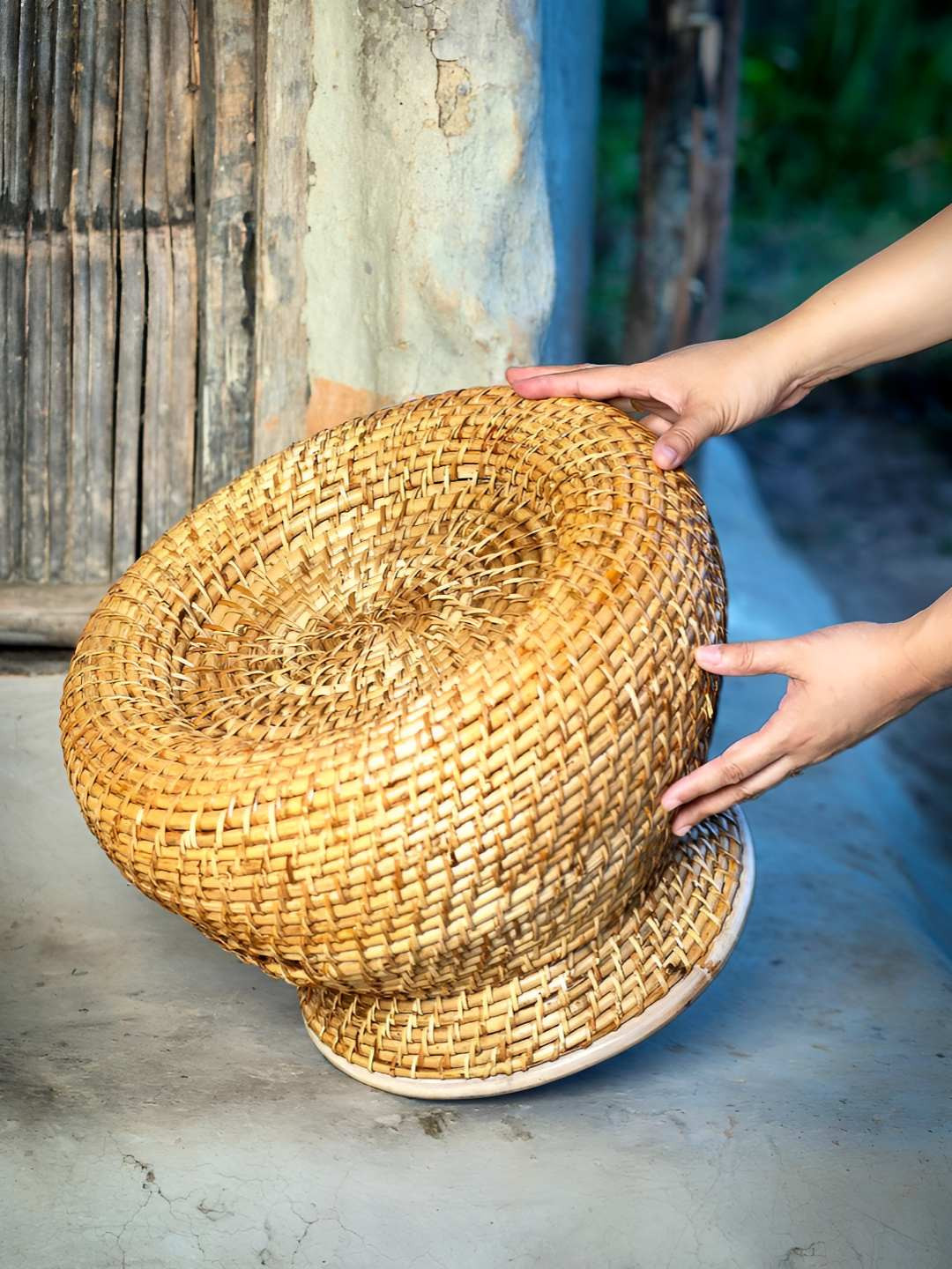 THE ASSAM ADMIRATION Beige Cane Rattan Apple Stool