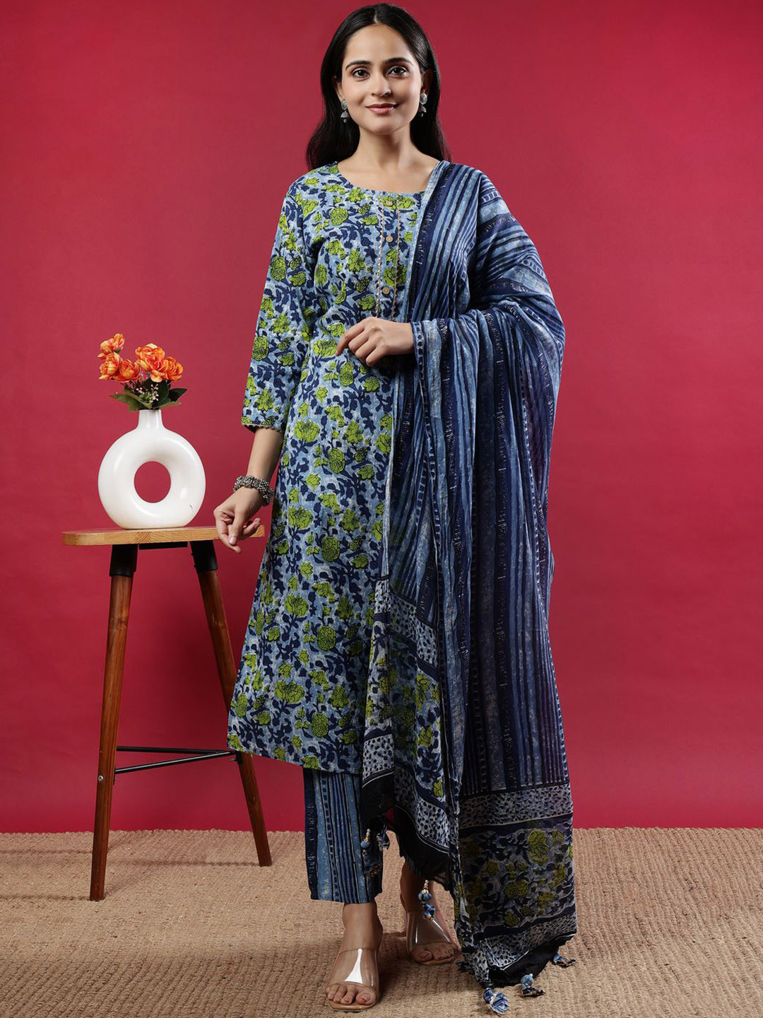 Polyglot Women Floral Printed Regular Kurta with Trousers & Dupatta