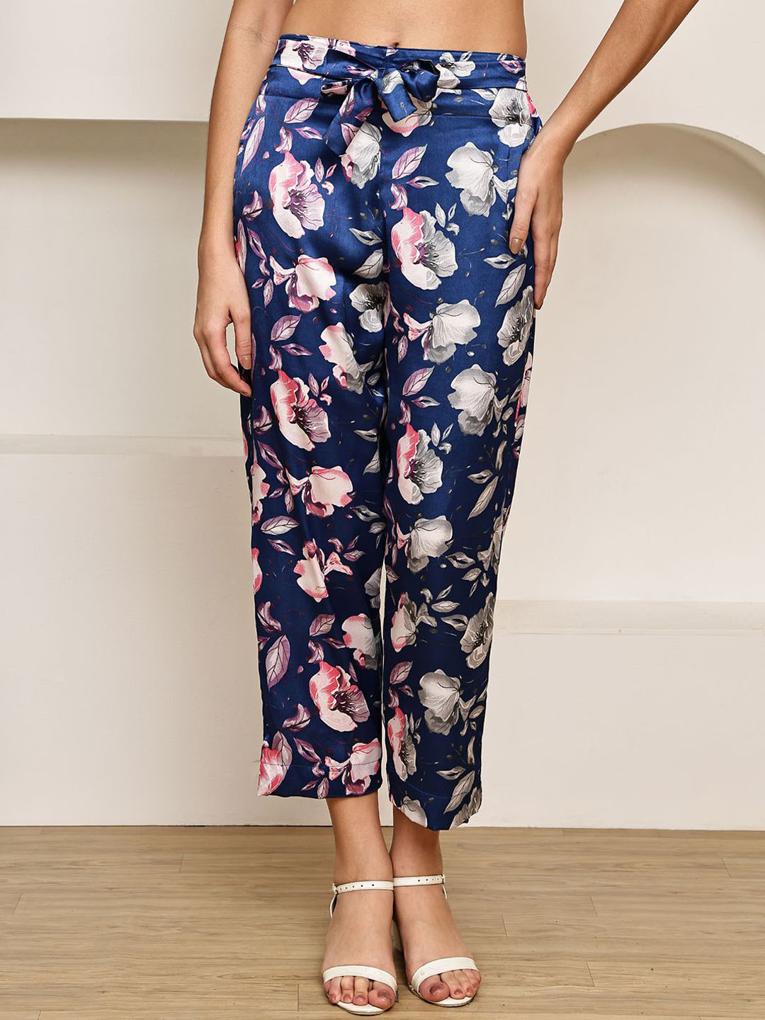 Aarsha Women Floral Printed Regular Fit Mid-Rise Sartan Pants