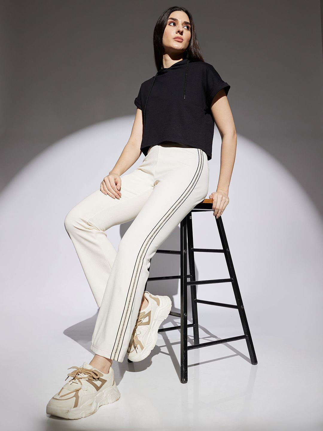 Globus Women Off White Side Striped Mid Rise Stretchable Ribbed Activewear Trousers
