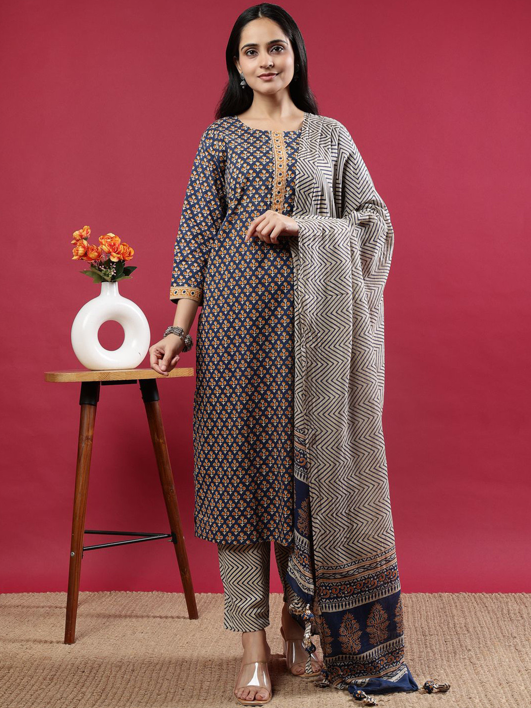 Polyglot Women Printed Regular Kurta with Trousers & Dupatta