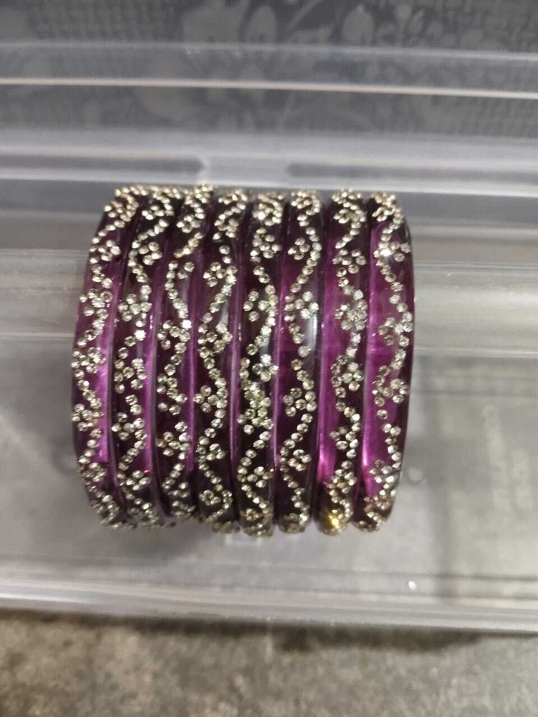 Unique dream Set Of 8 Stone-Studded Bangles