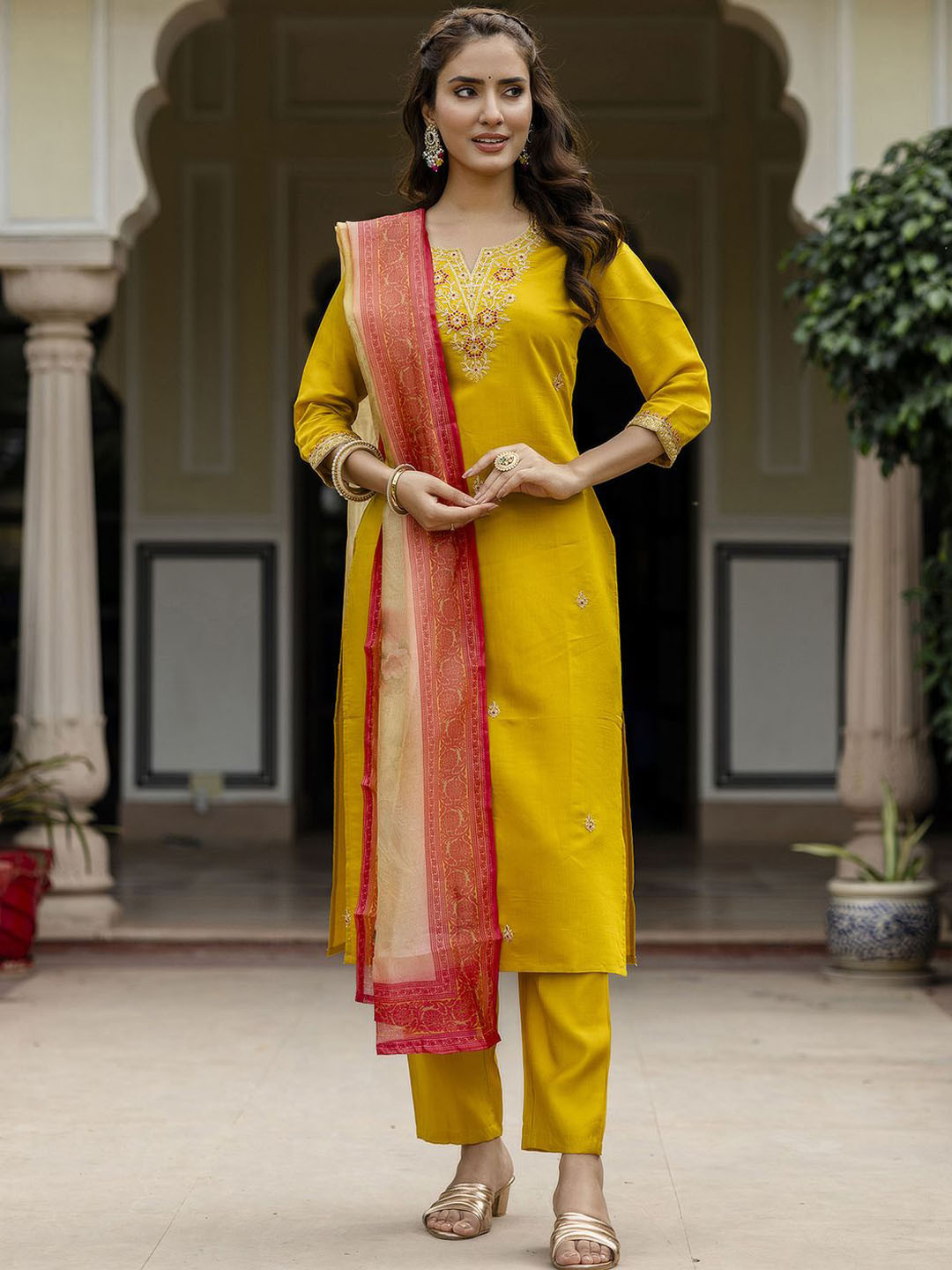 ZAIERRA Women Ethnic Motifs Printed Kurta with Trousers & Dupatta