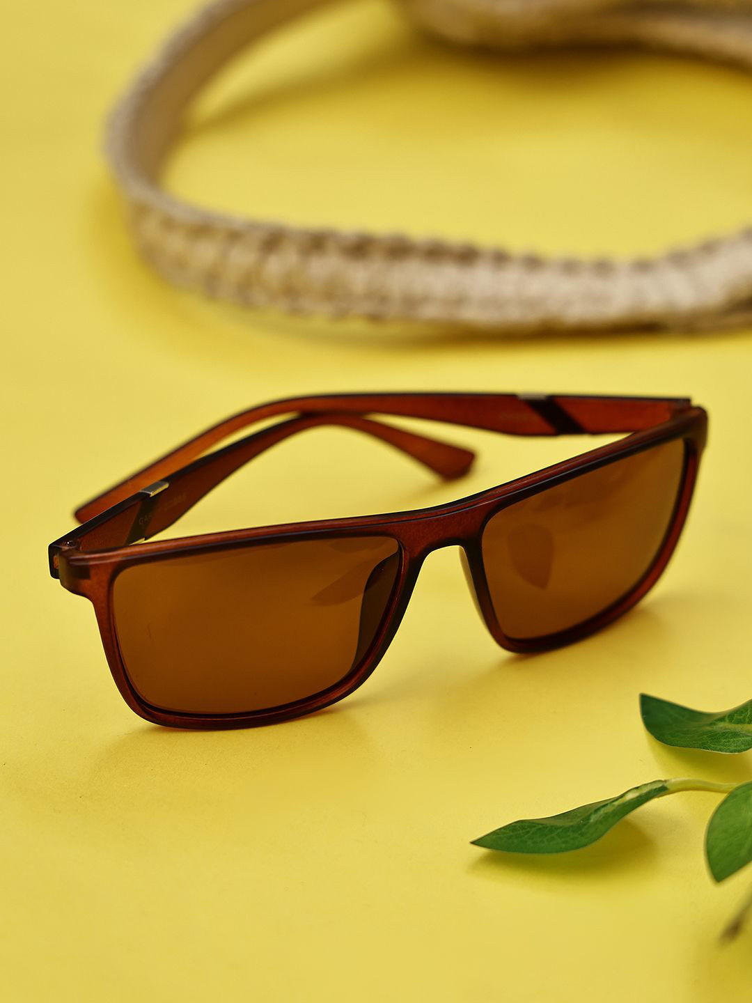 Garry Gobbs Unisex Rectangle Sunglasses with Polarised and UV Protected Lens SG-SR-107-15-