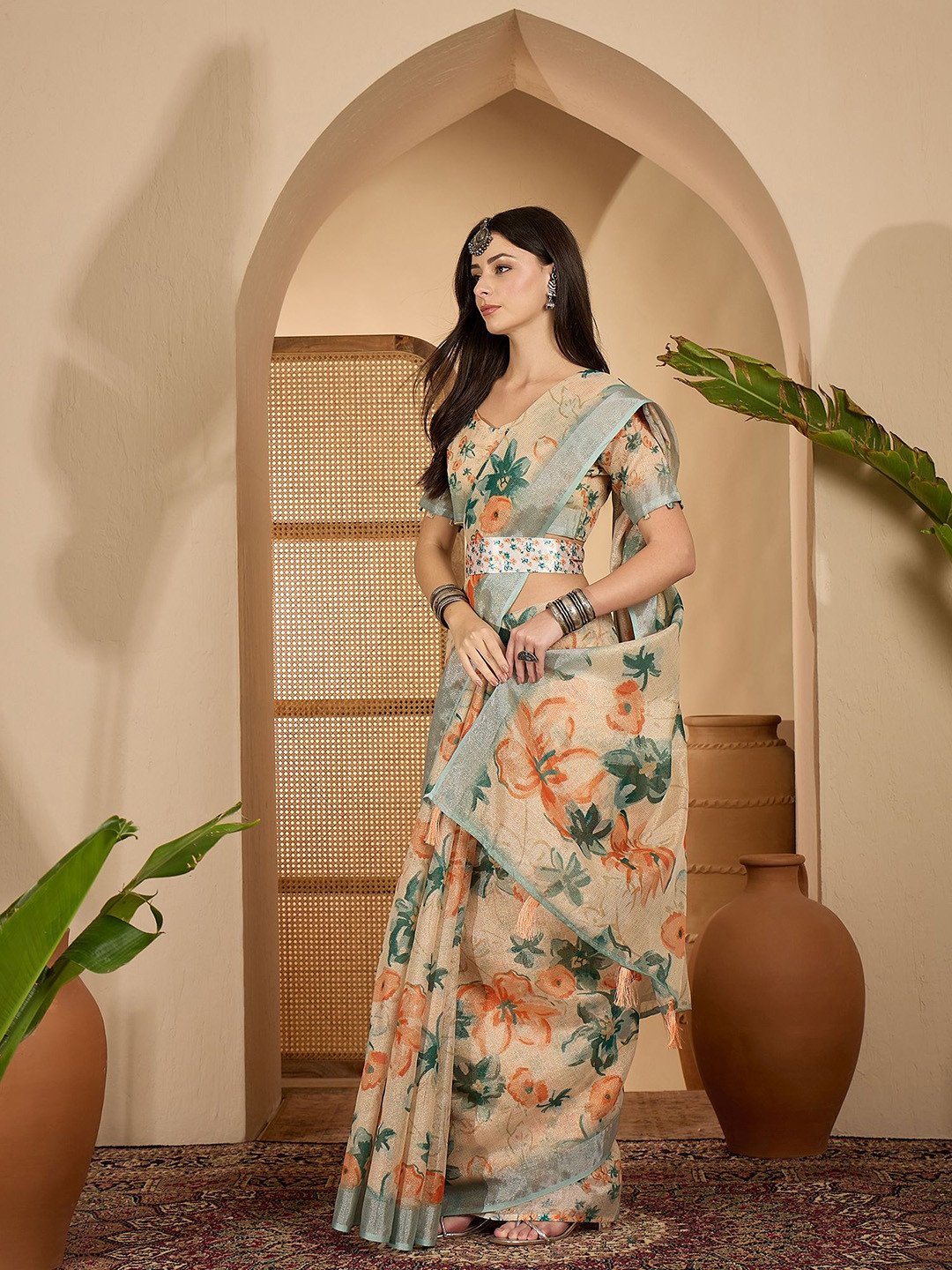 SHADOW & SAINING Floral Printed Zari Linen Saree With Belt