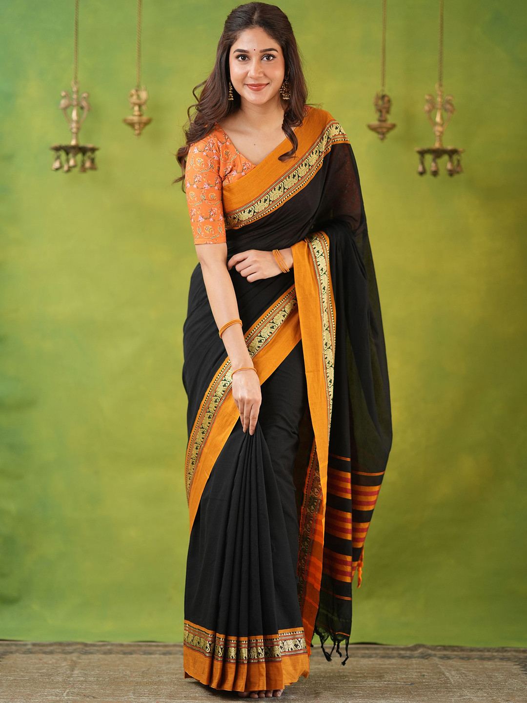 RAAG VARNAM Black Narayanpet Mercerized Cotton Saree