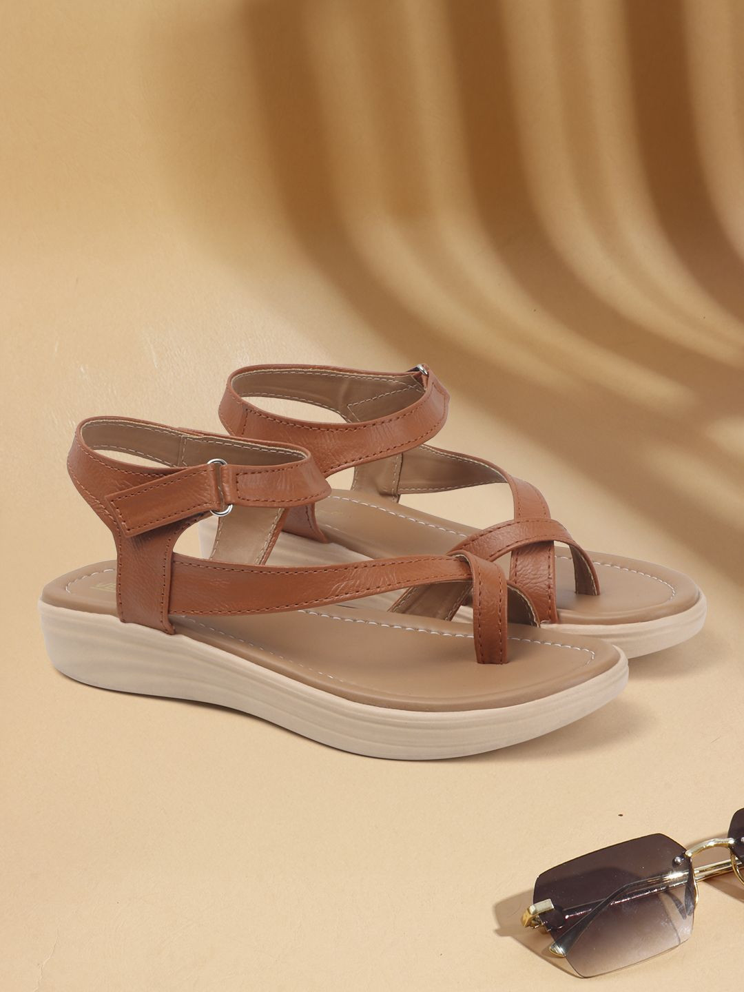 VENDOZ Women Colourblocked One Toe Flats with Velcro