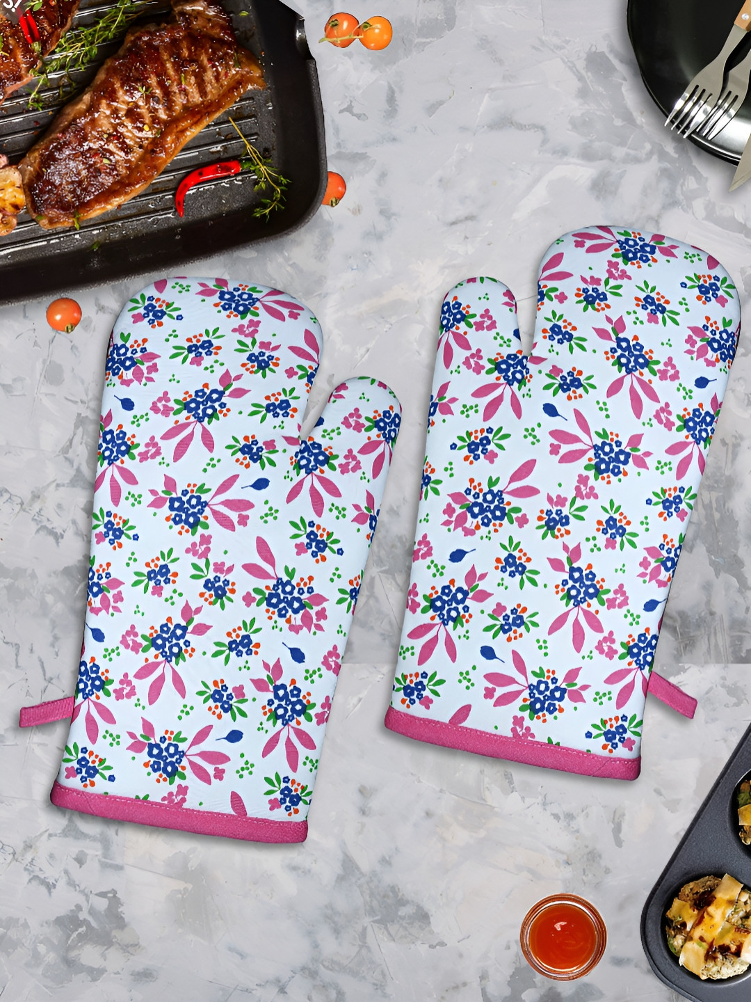 HOME COLORS.IN 2Pc Blue & PInk Printed Oven Glove