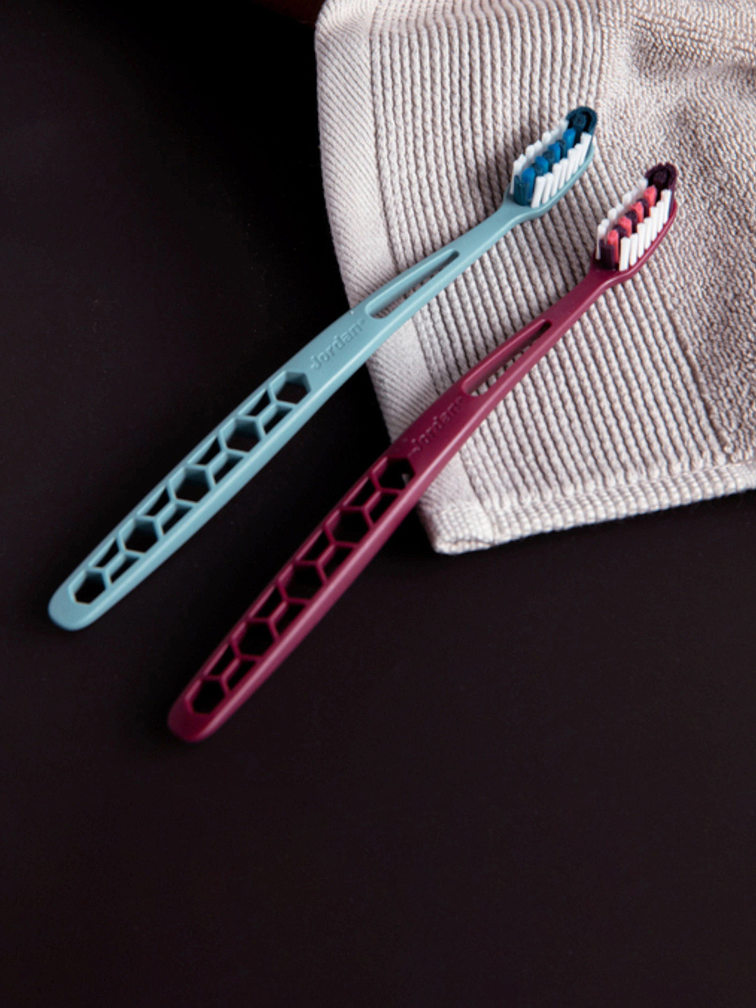 Jordan Set Of 2 Ultralite Performance Medium Bristles Toothbrush