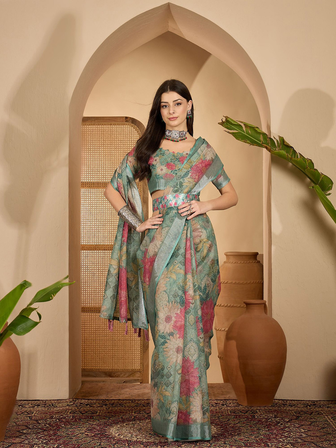 SHADOW & SAINING Floral Print Zari Saree