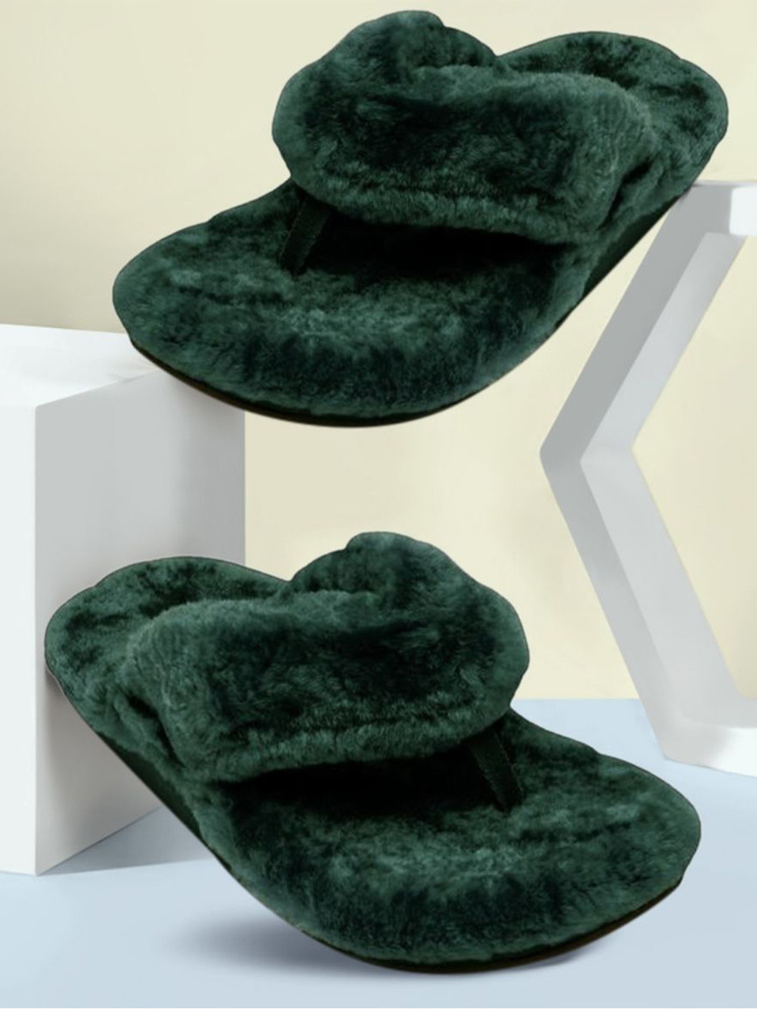 WOLVESDEN Thong Flip-Flops