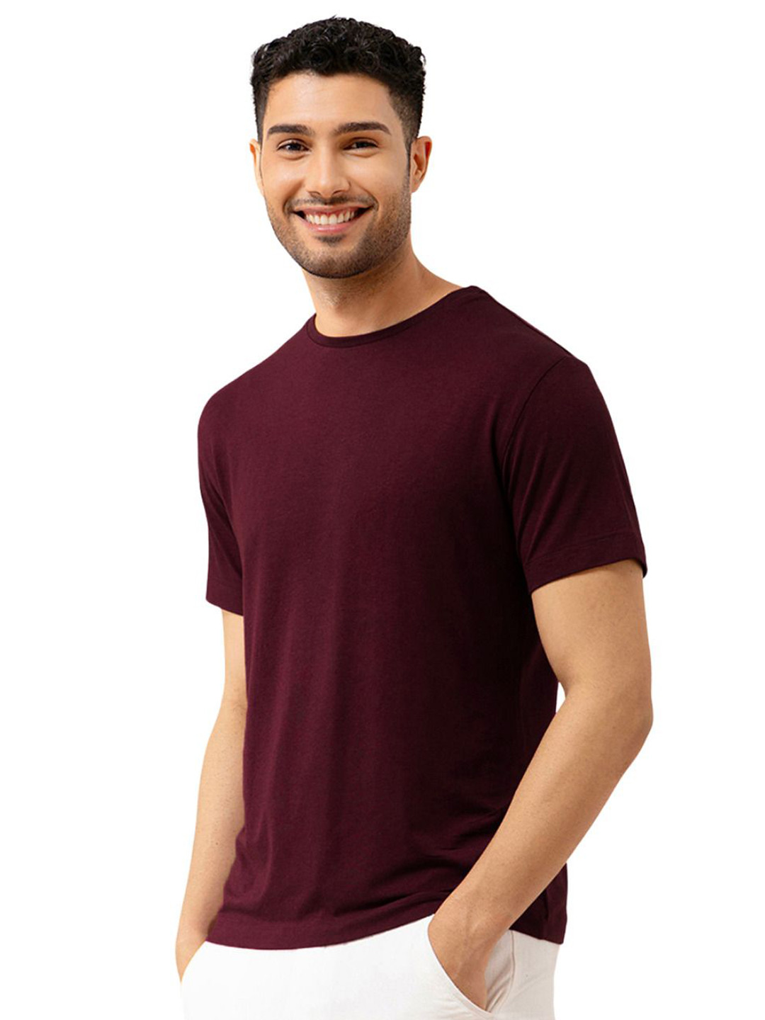 Wellbi Men Solid Round Neck T-shirt