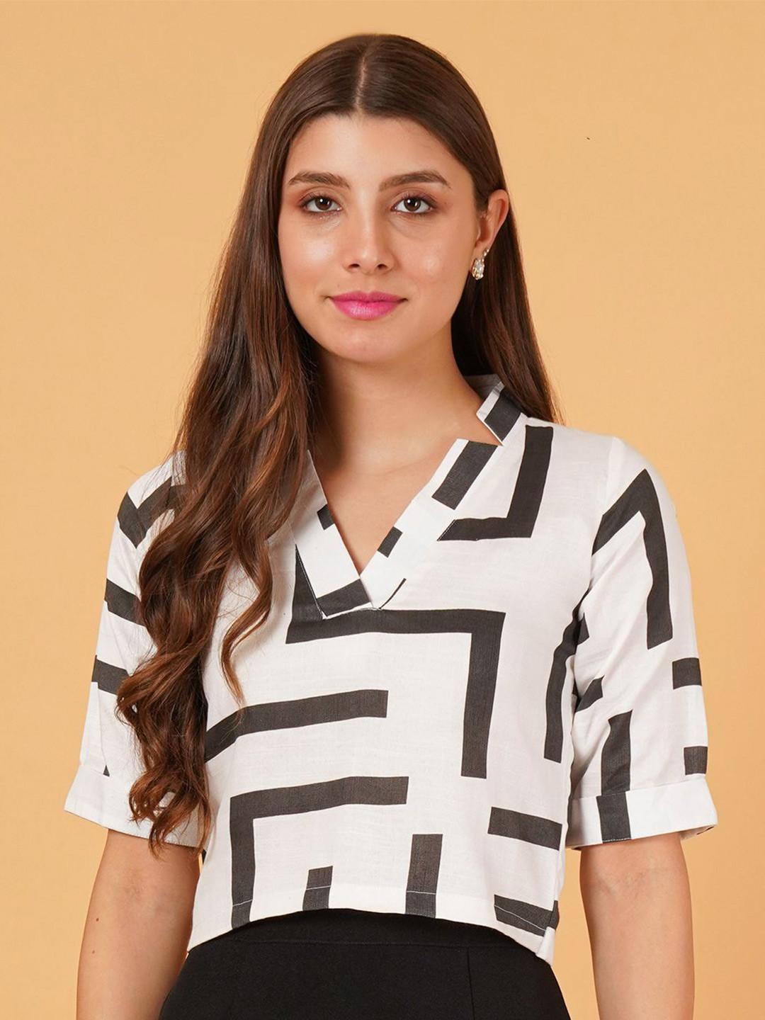 PFFASHION Women Abstract Printed Monochrome Crop Top