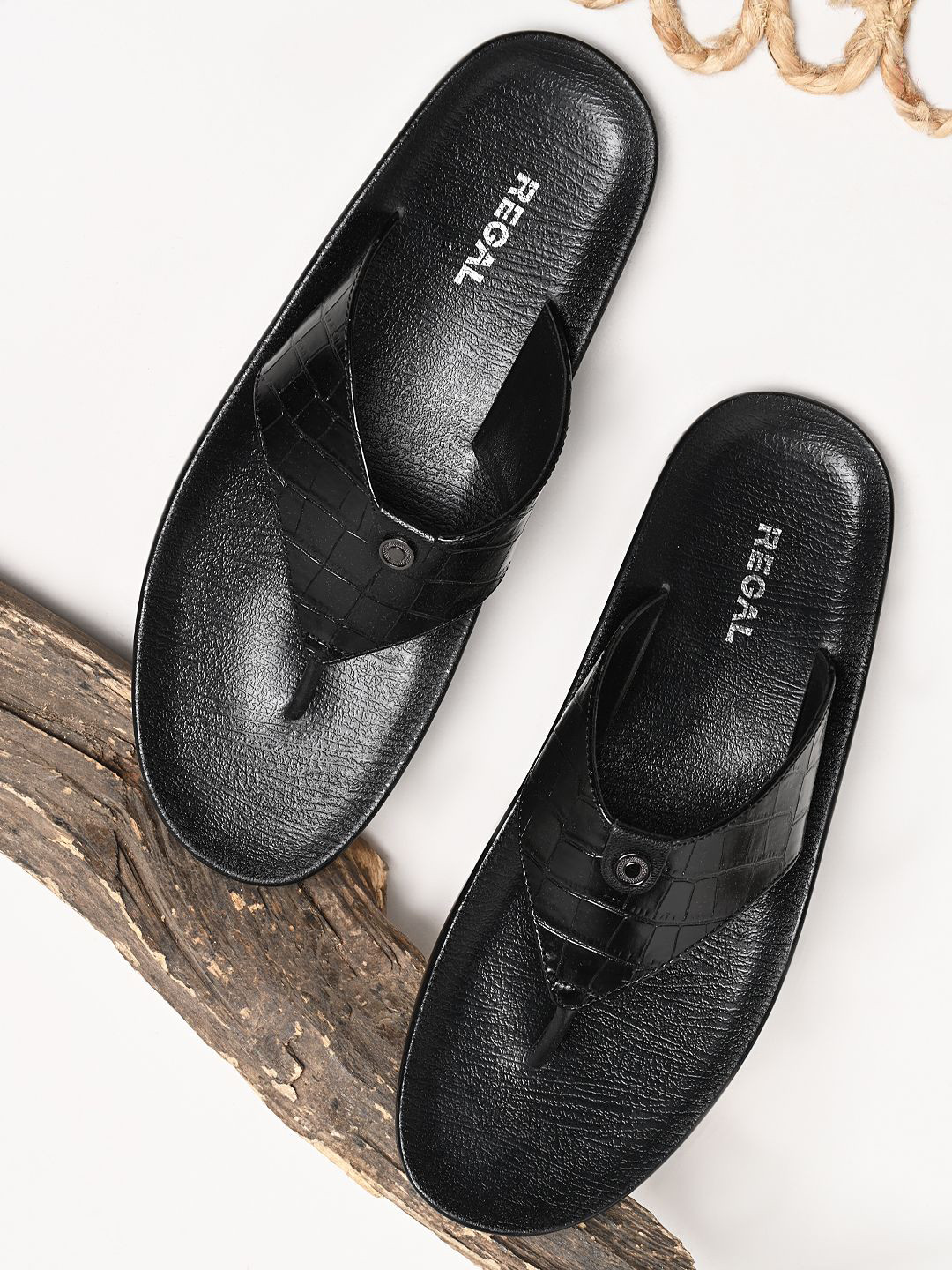 Regal Men Textured Open Toe Croco Leather Slip On Comfort Sandals