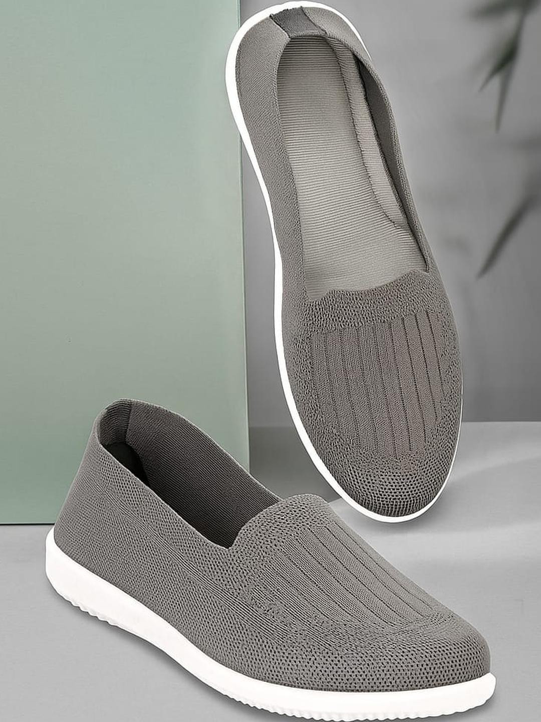 SKITE Women Textured Slip On Sneakers