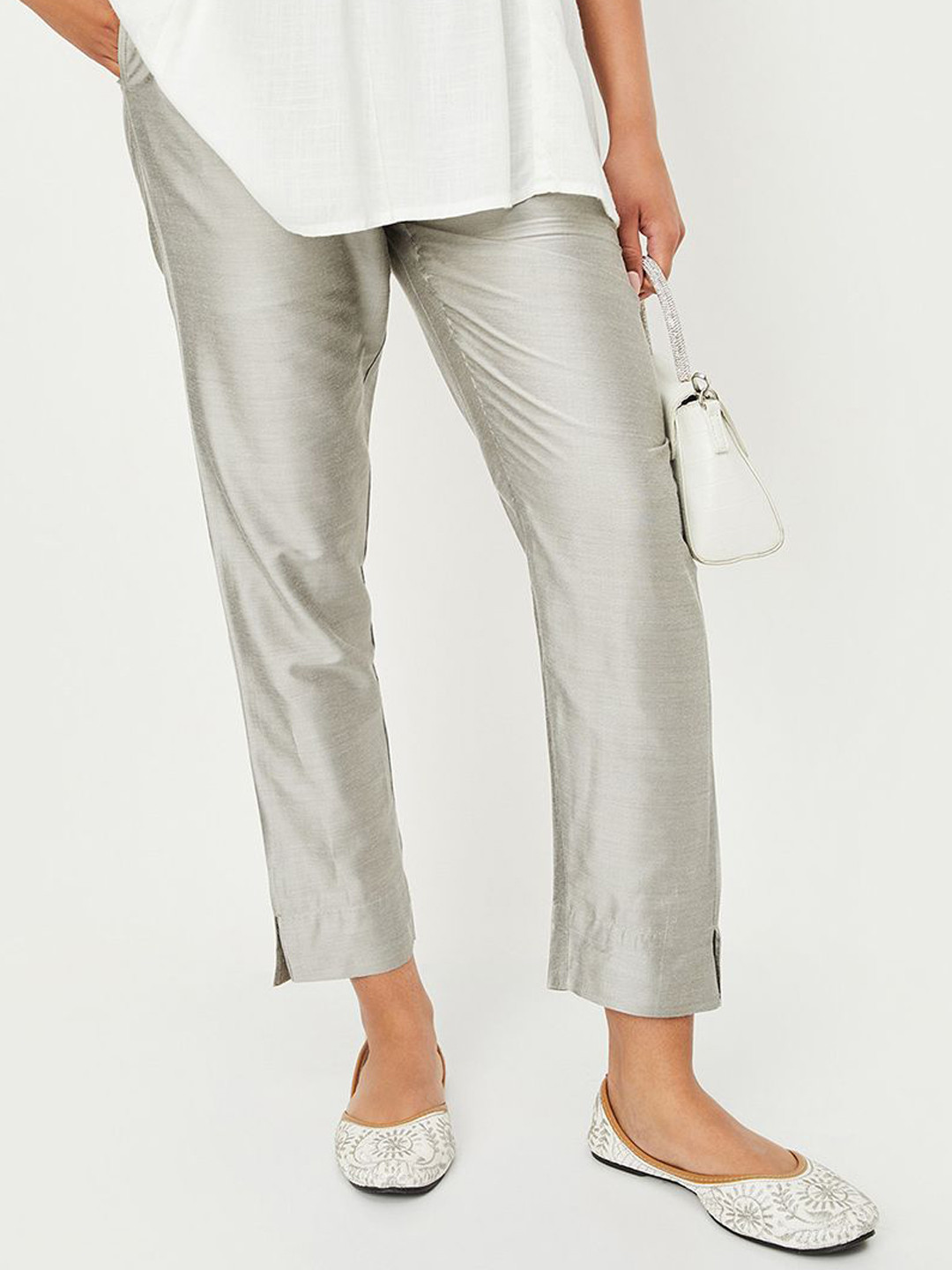max Women Solid Regular Fit Cigarette Trousers