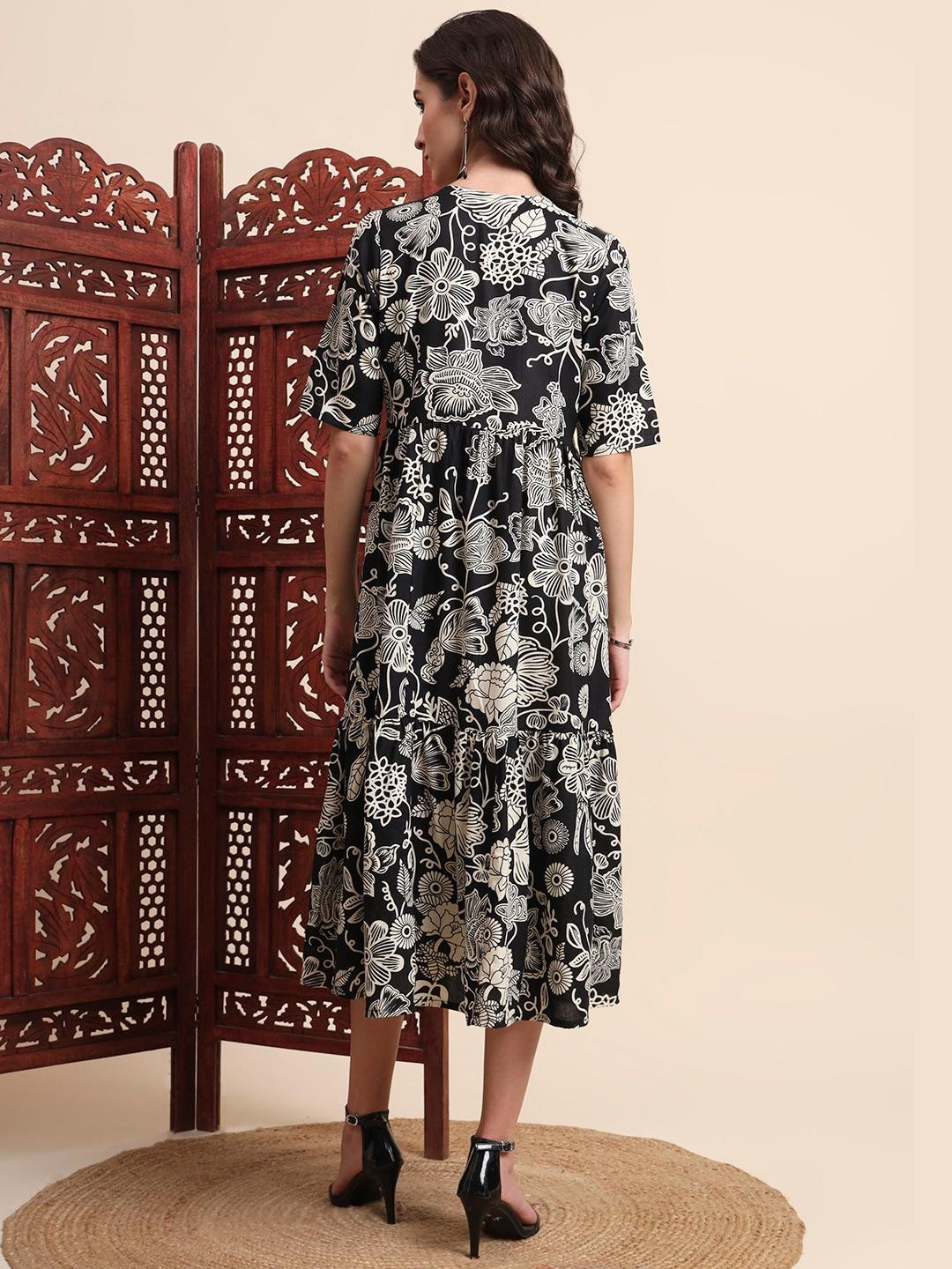 Adi Women Black Cotton Kurtas