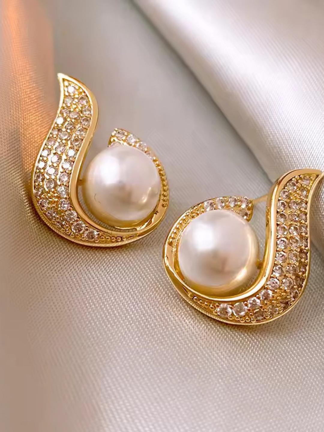 LVISHI Gold-Plated Teardrop Shaped Pearl Studded Studs Earrings