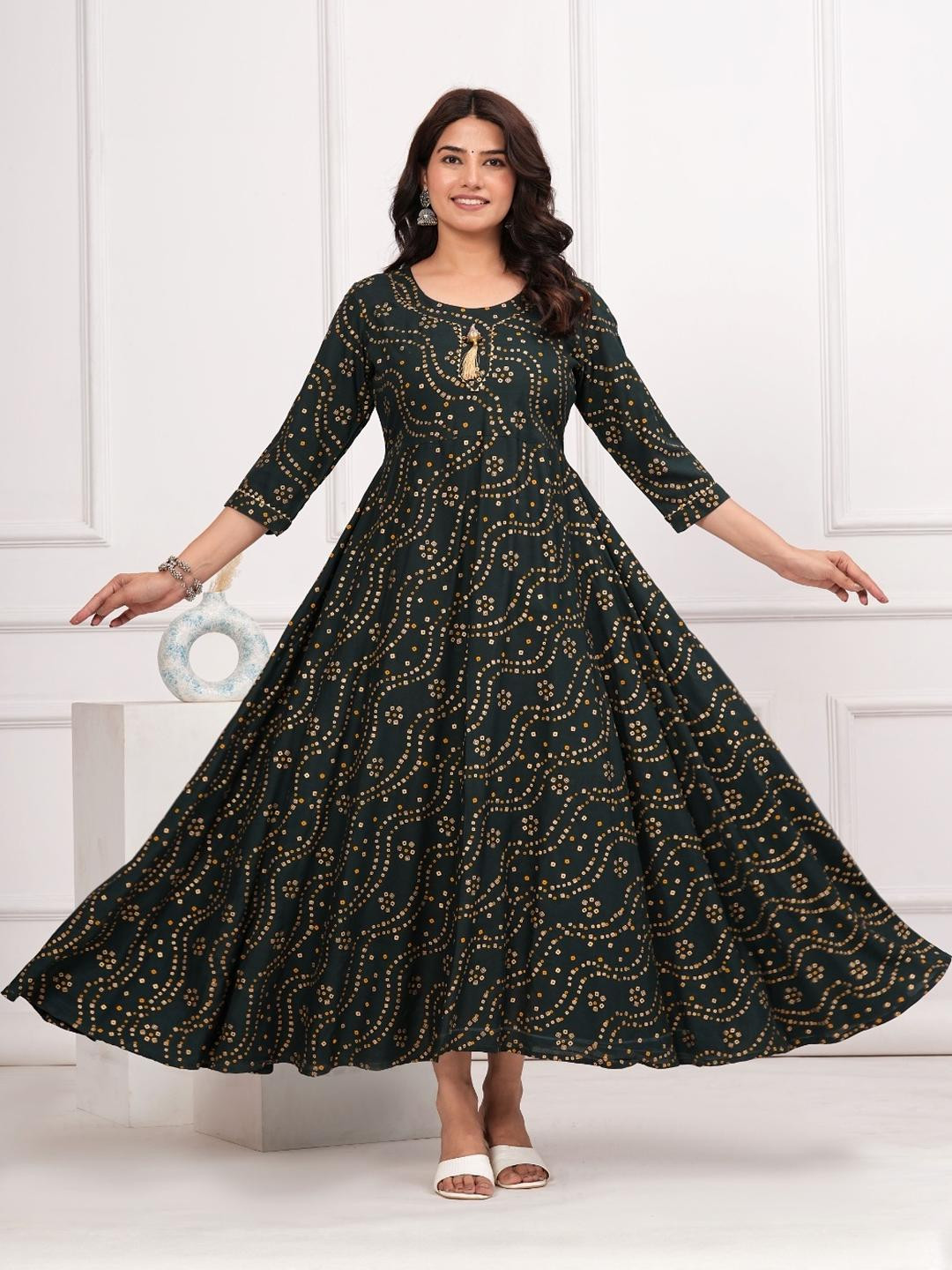 SMIEN Women Green Anarkali Viscose Rayon Kurtas