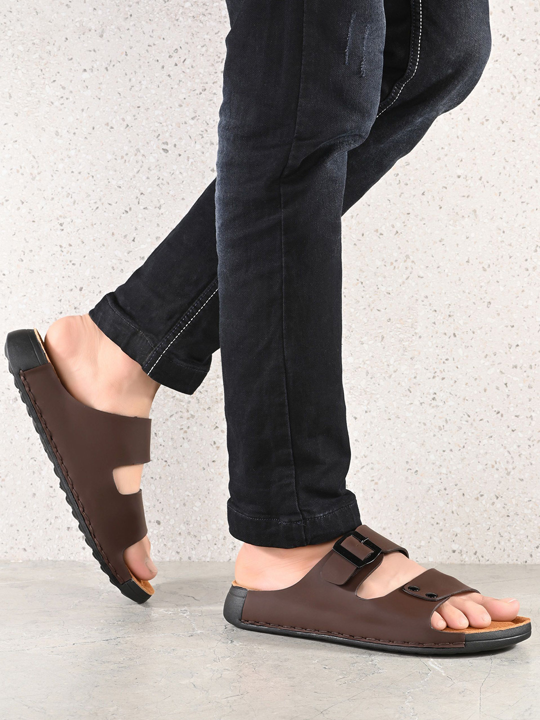 ARIVO Men Medium Cushioning Comfort Sandals With Buckle