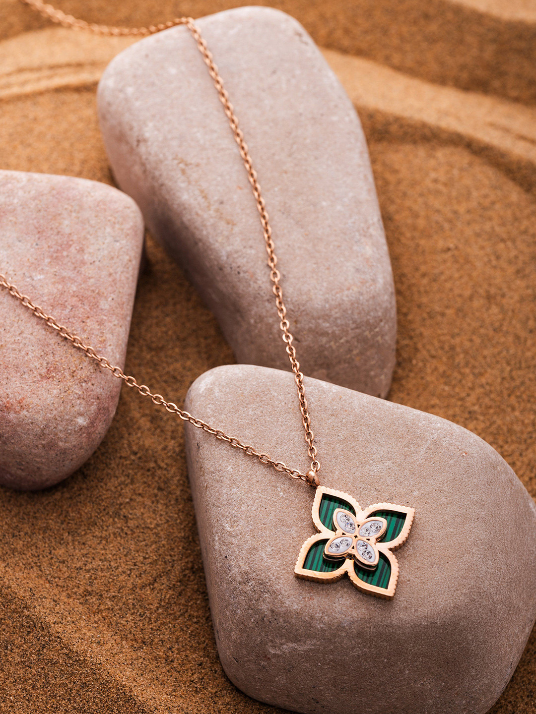 QUERALT Stone Studded Pendant With Chain