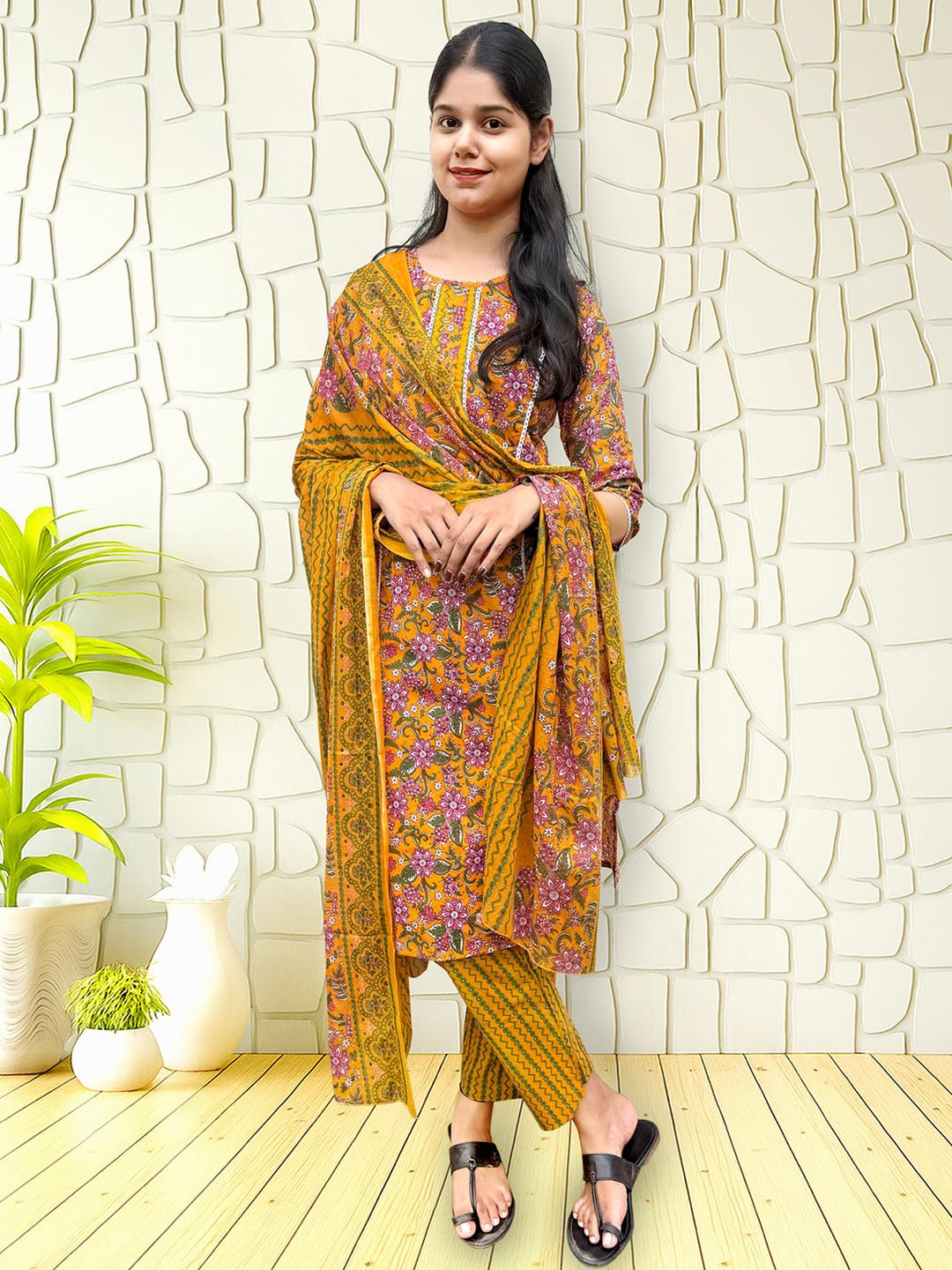 Bhavika Women Set Of 3 Kurta set